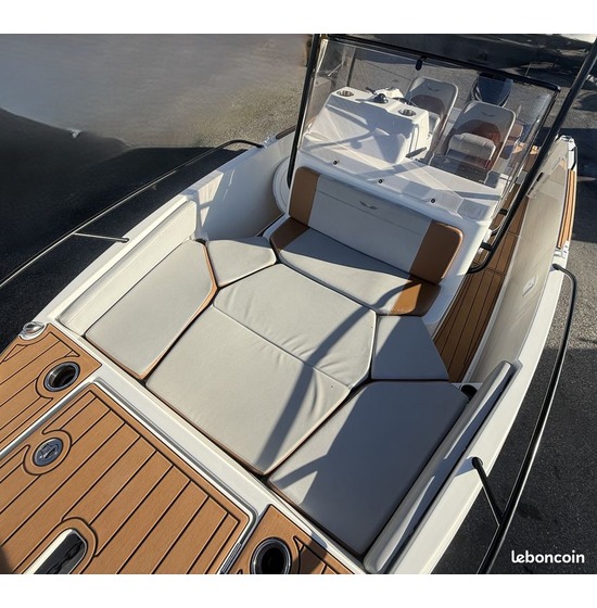 BENETEAU FLYER 7 SPACEDECK
