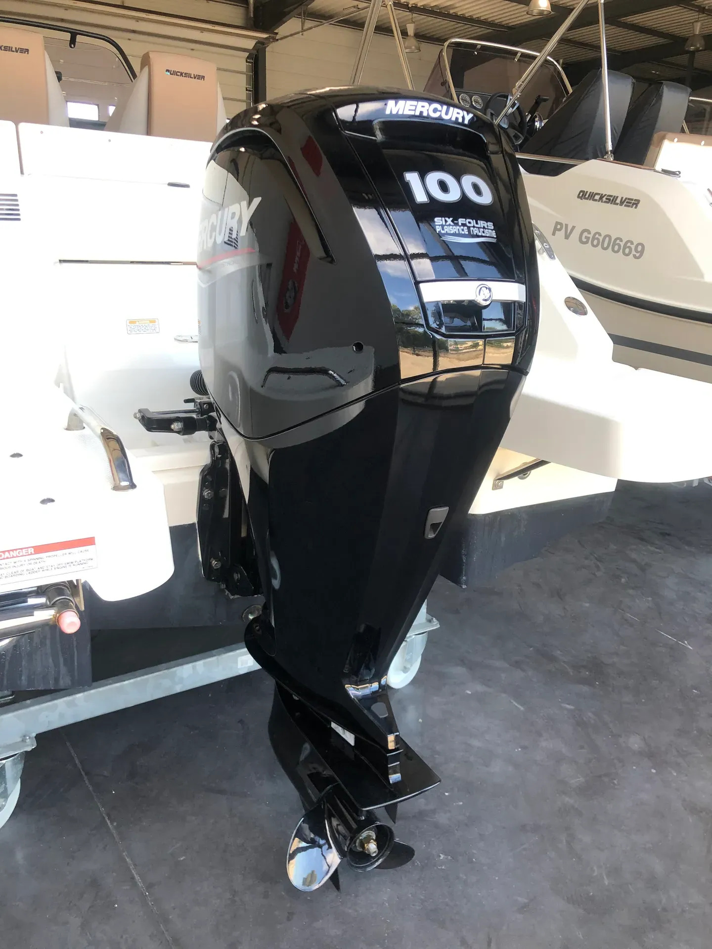 QUICKSILVER 555 OPEN 2025