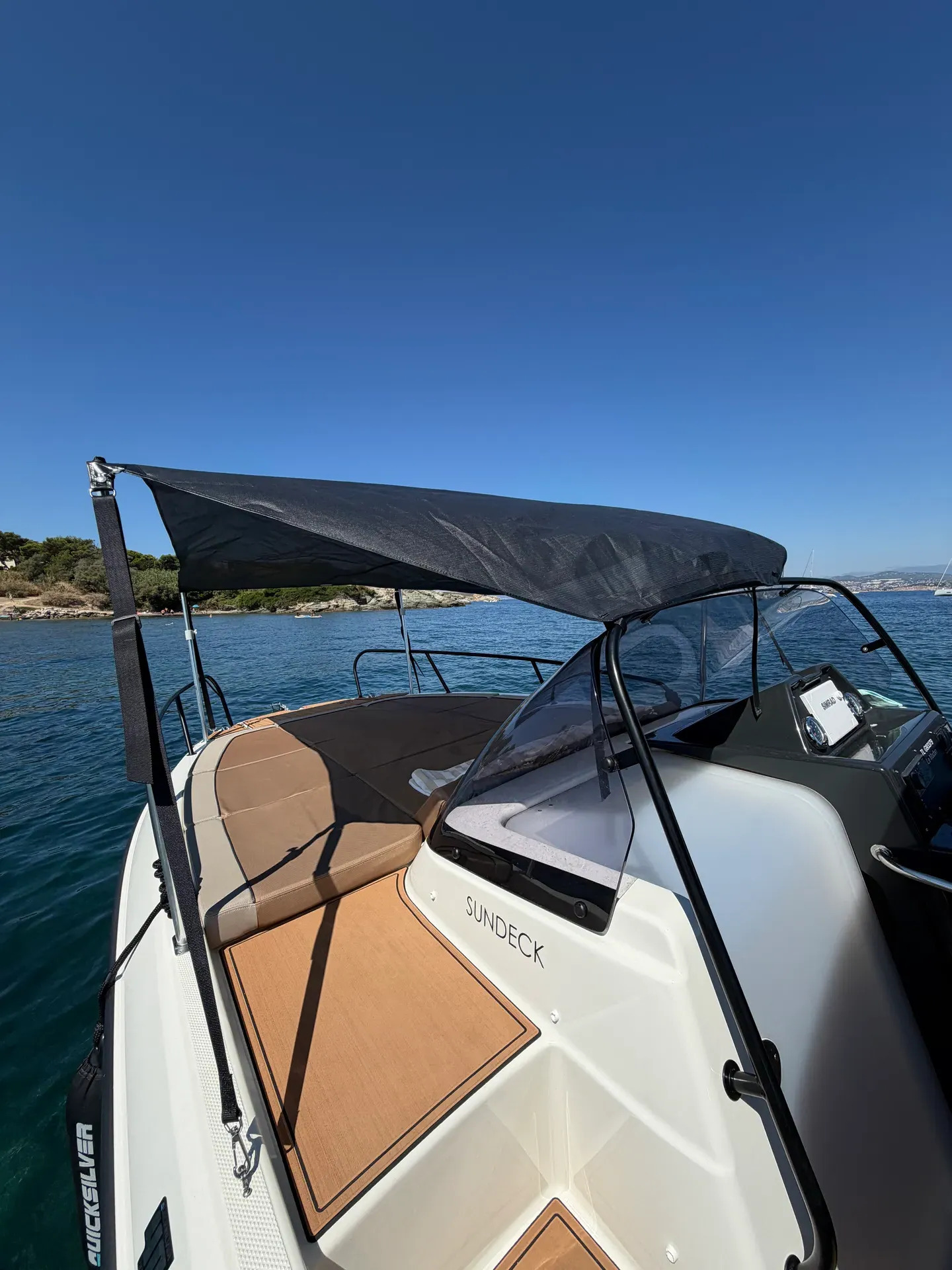 QUICKSILVER 755 SUNDECK 2026